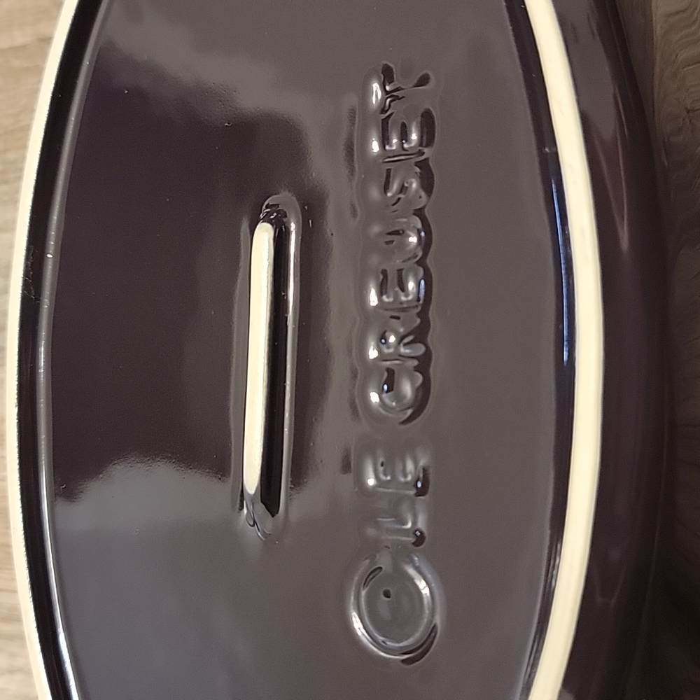 Le Creuset Cassis Oval Dish - Picture 9 of 9